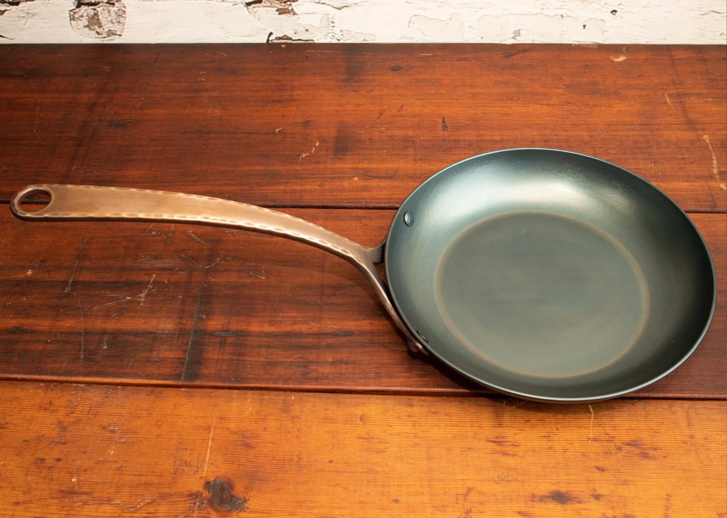 BRONZE HANDLE PRO SKILLET - 9"