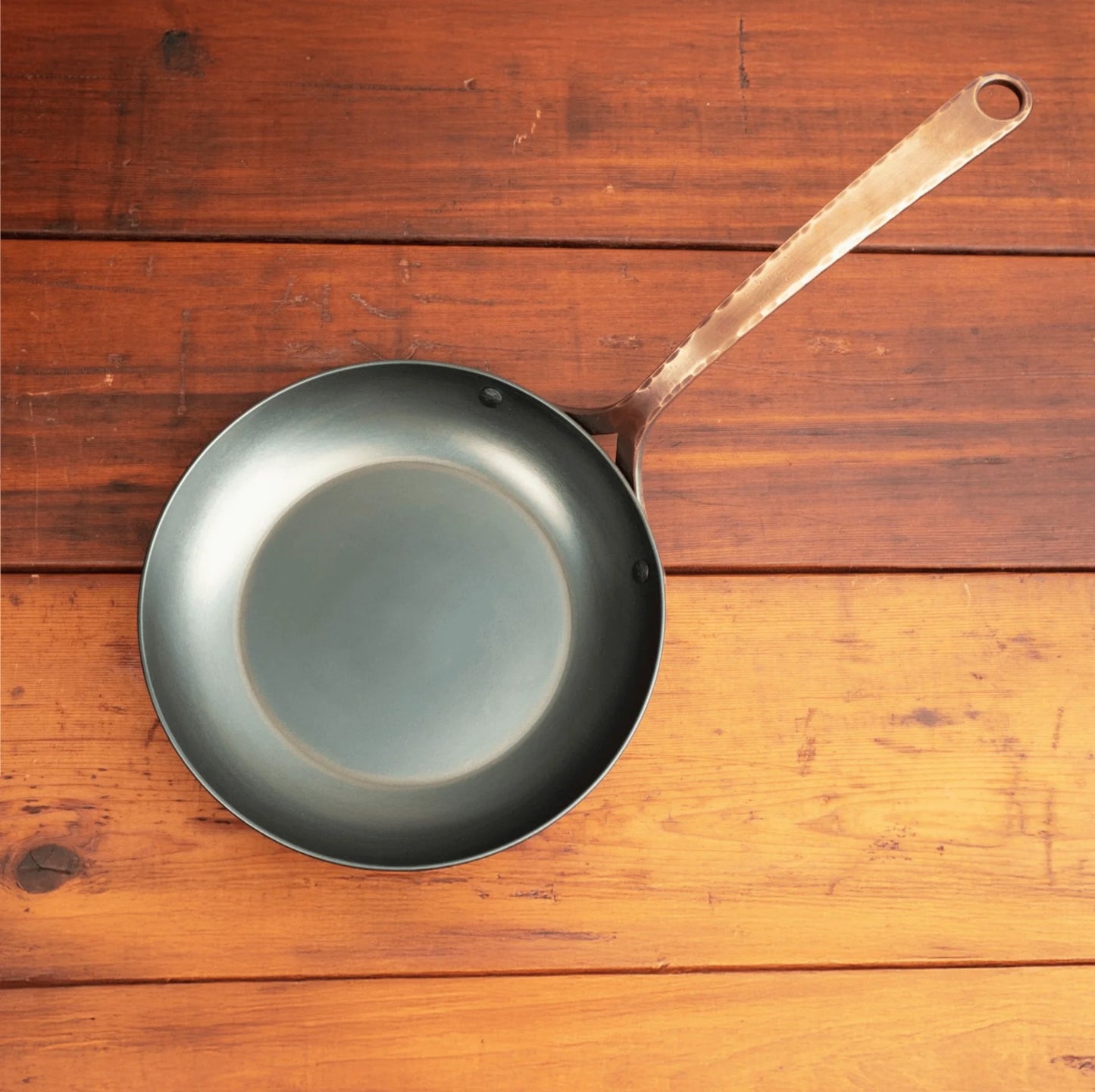 BRONZE HANDLE PRO SKILLET - 9"