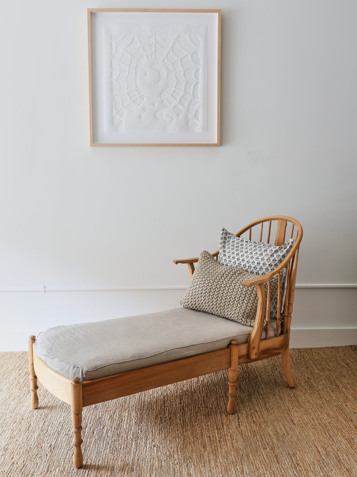 CHAISE LOUNGE