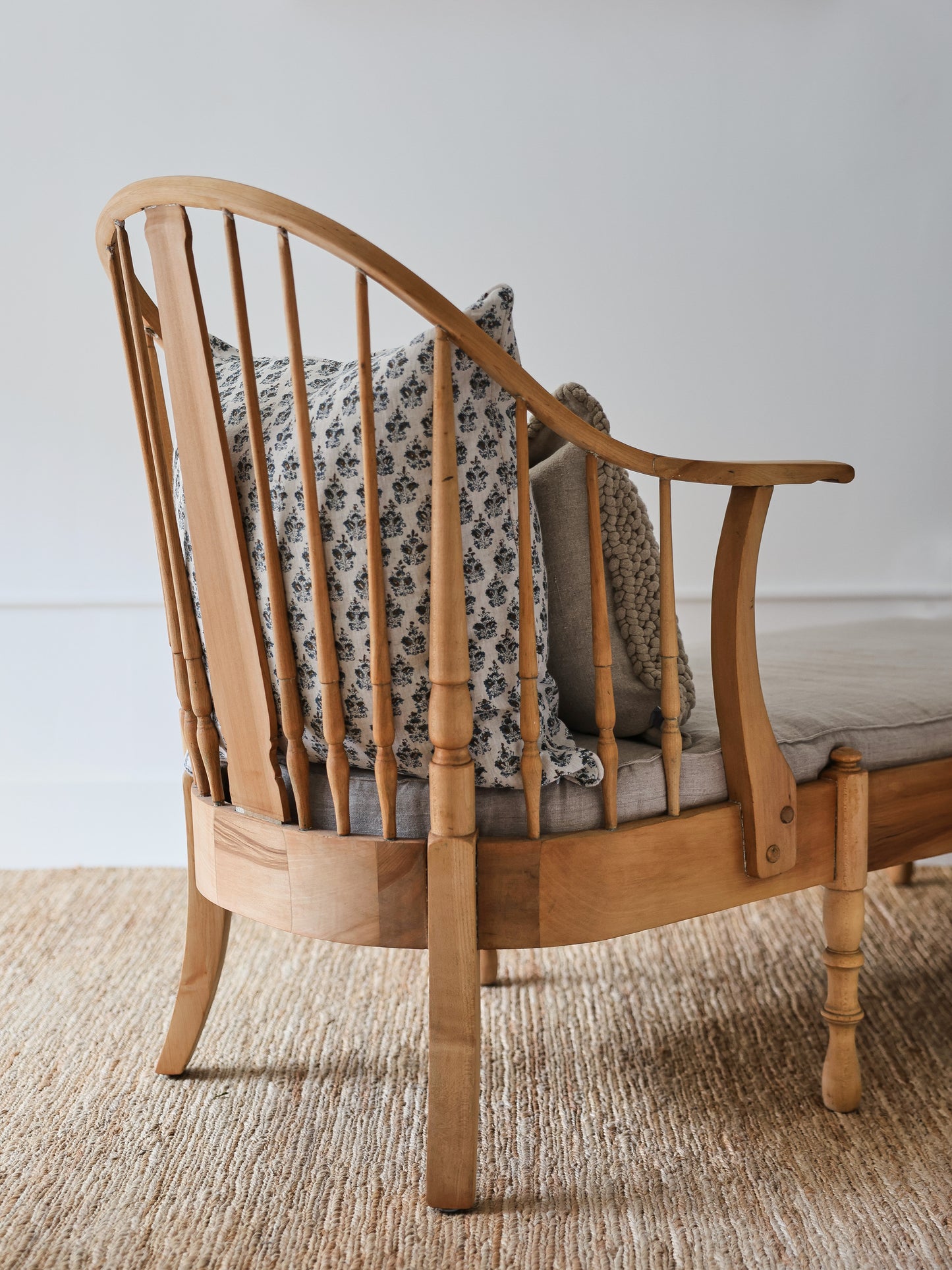 CHAISE LOUNGE
