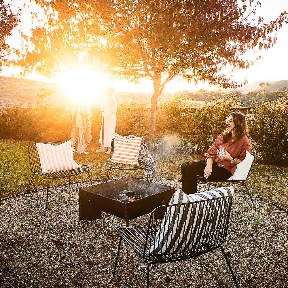 SANTI OUTDOOR LINEN PILLOW -