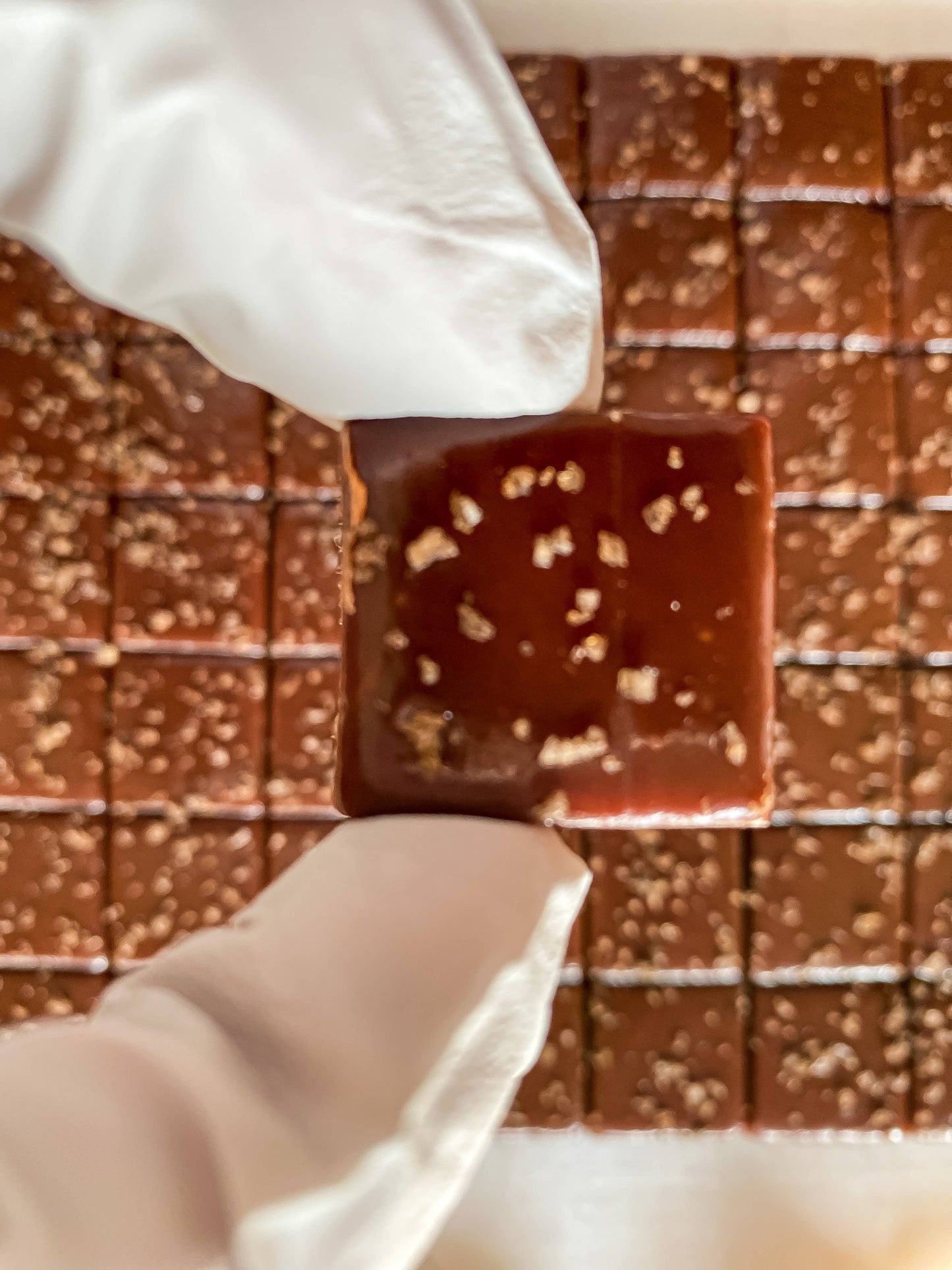 CARAMEL BOX - SMOKEY MILK CHOCOLATE