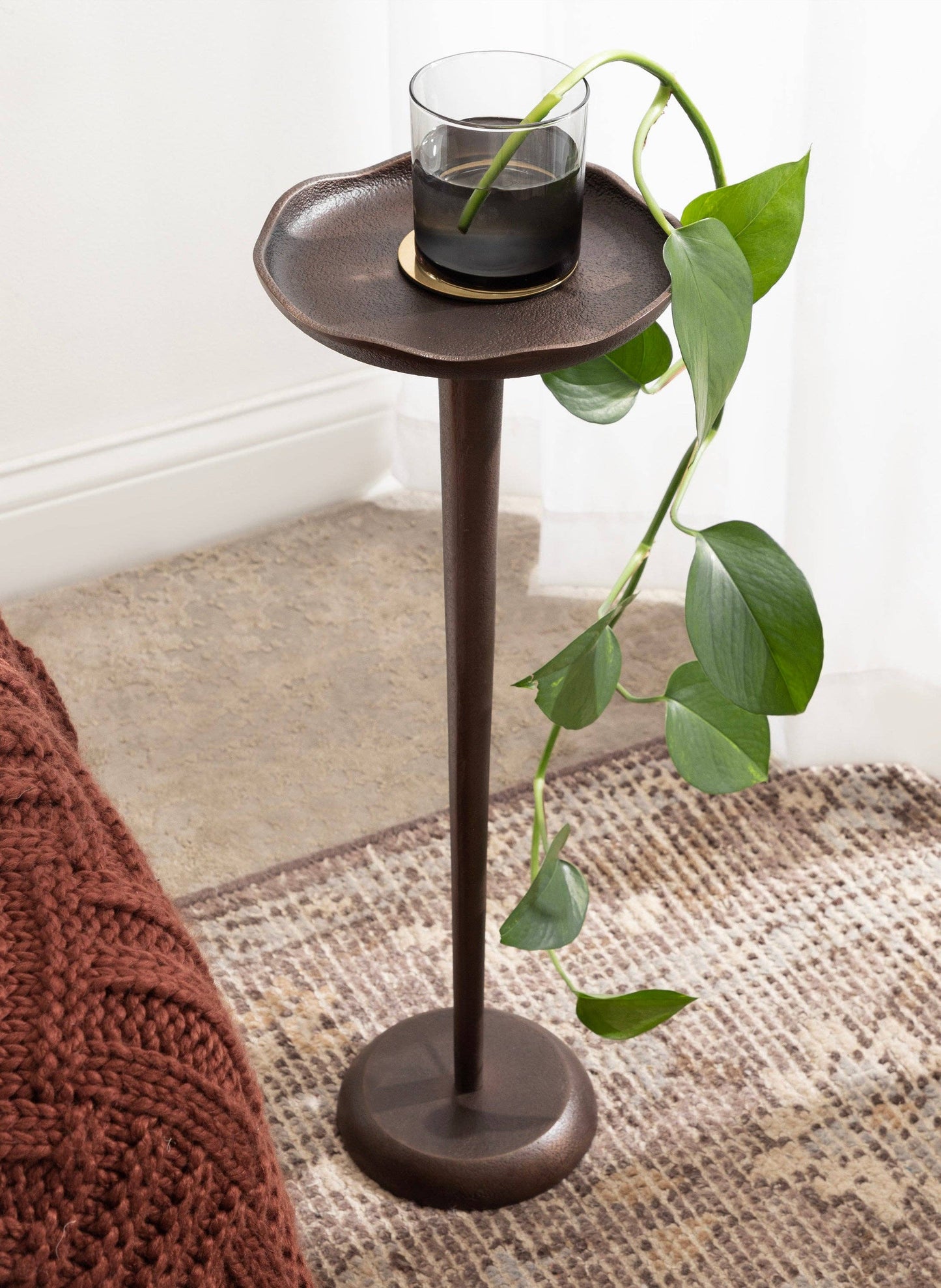 ALESSIA ROUND DRINK TABLE