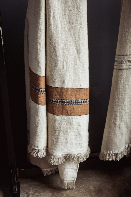 ETIENNE LINEN STRIPE THROW