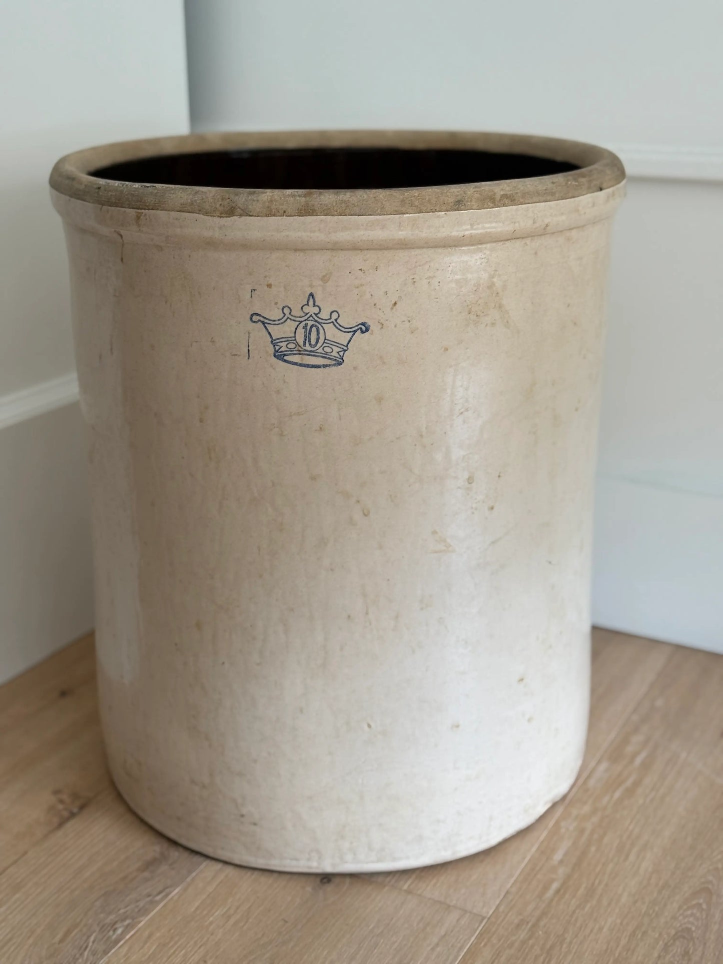 VINTAGE POT