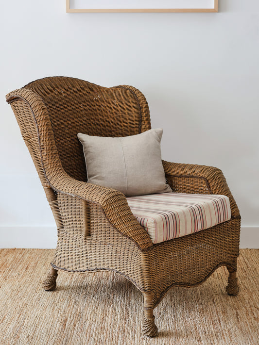 LARGE WINGBACK LOUNGE CHAIR