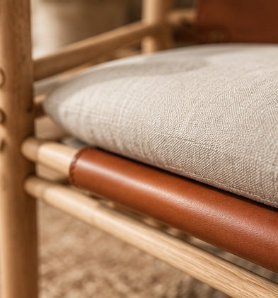 PISINOE LEATHER CHAIR ("THE PERSUASIVE ONE")