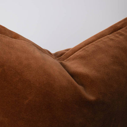 EVELYN VELVET PILLOW - NUTMEG